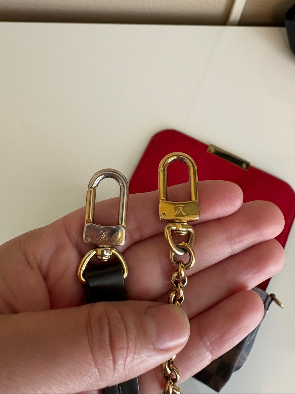 Louis Vuitton Favorite PM - Picture 13 of 13